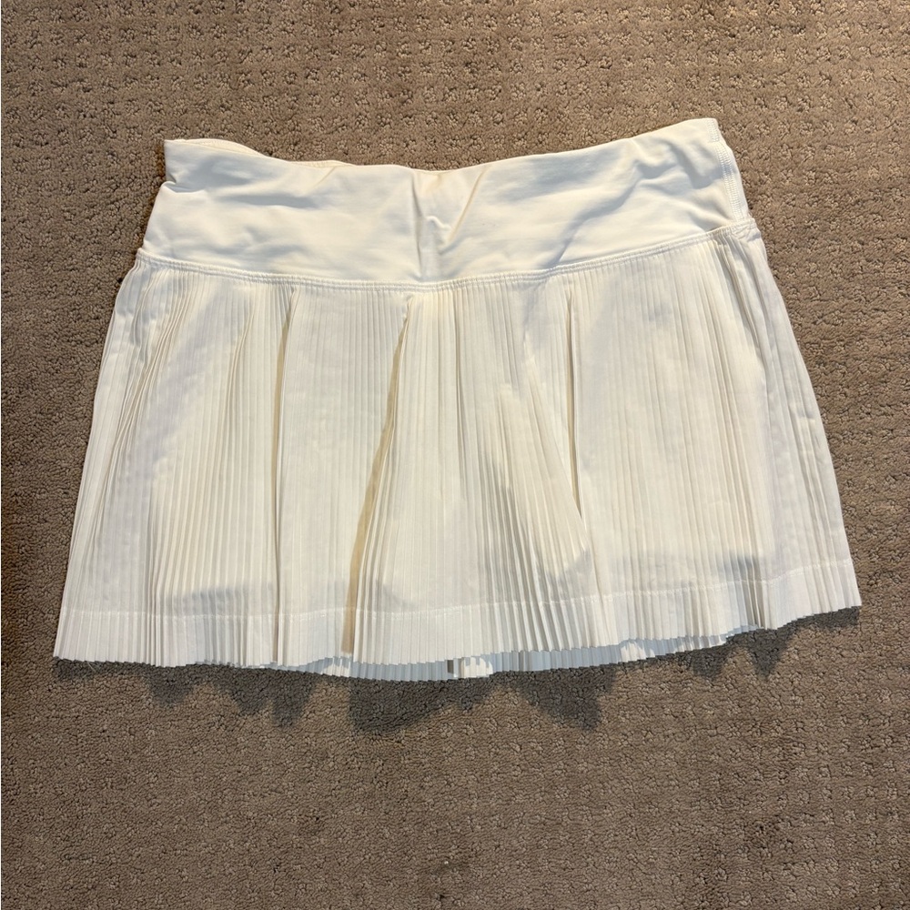 Lululemon Athletica Cream Pleated Mini Skirt